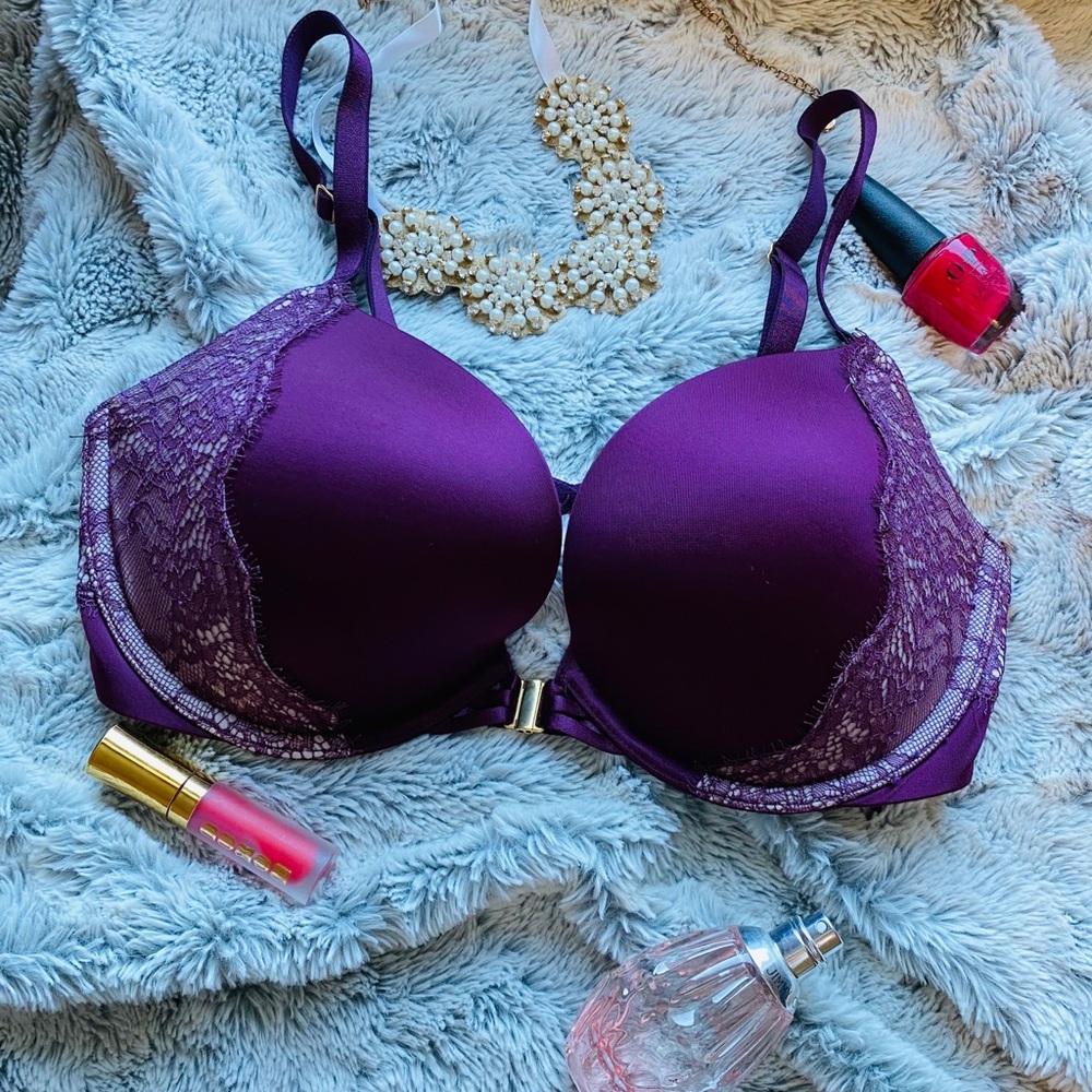 Bra - 34 D - Violet/Victoria’s Secret.